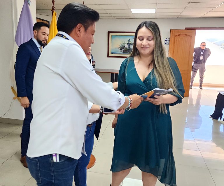 Acto de Posesión Oficial de la nueva Registradora.